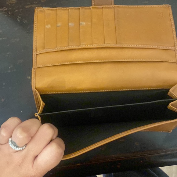 Authentic Gucci Wallet - Picture 7 of 16